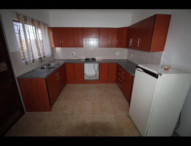 3 BEDROOM HOUSE SOLD IN THE ORCHARDS